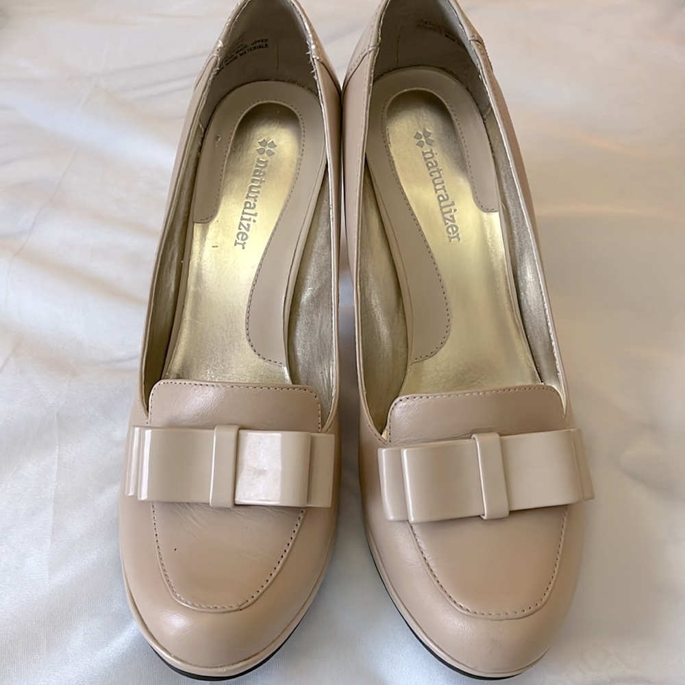 NWB RARE/Vintage Naturalizer Chunky Heel Pump